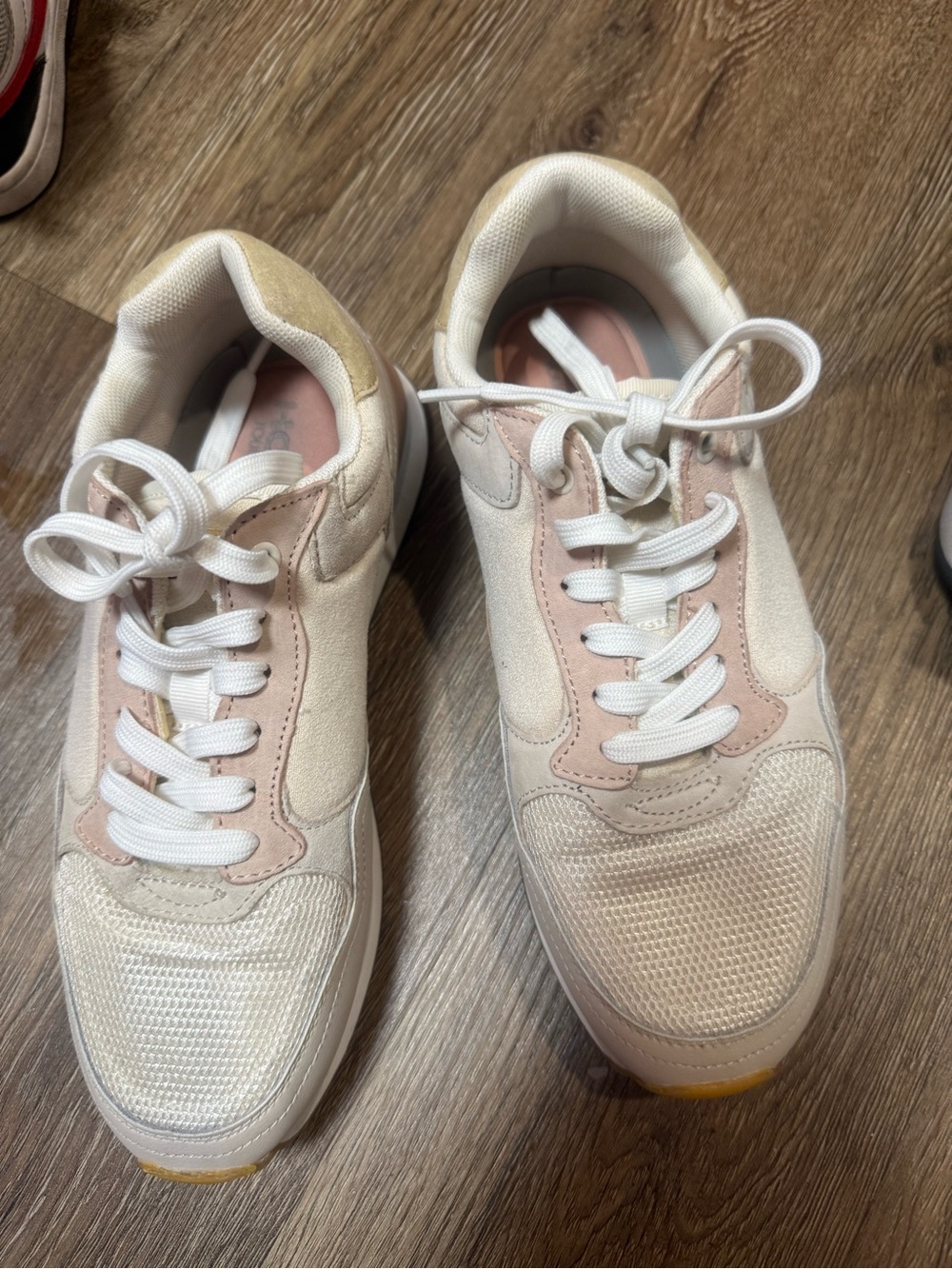 Hoff women shoes size 7.5 US in excellent condition
